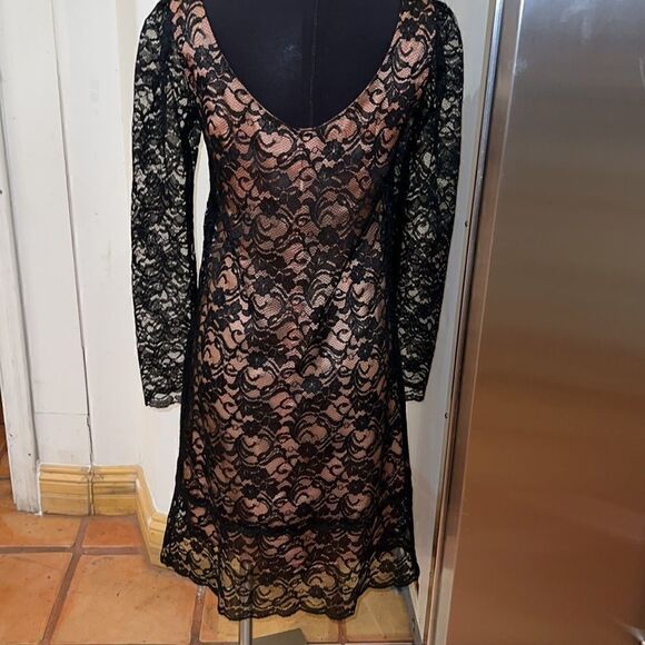 Shareen
Vintage Dress lace with bow size 4 - Picture 4 of 5